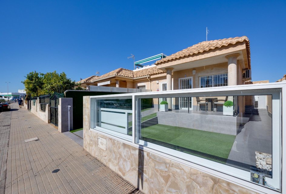 Langfristige Vermietung - Stadthaus -
Orihuela Costa - La Zenia