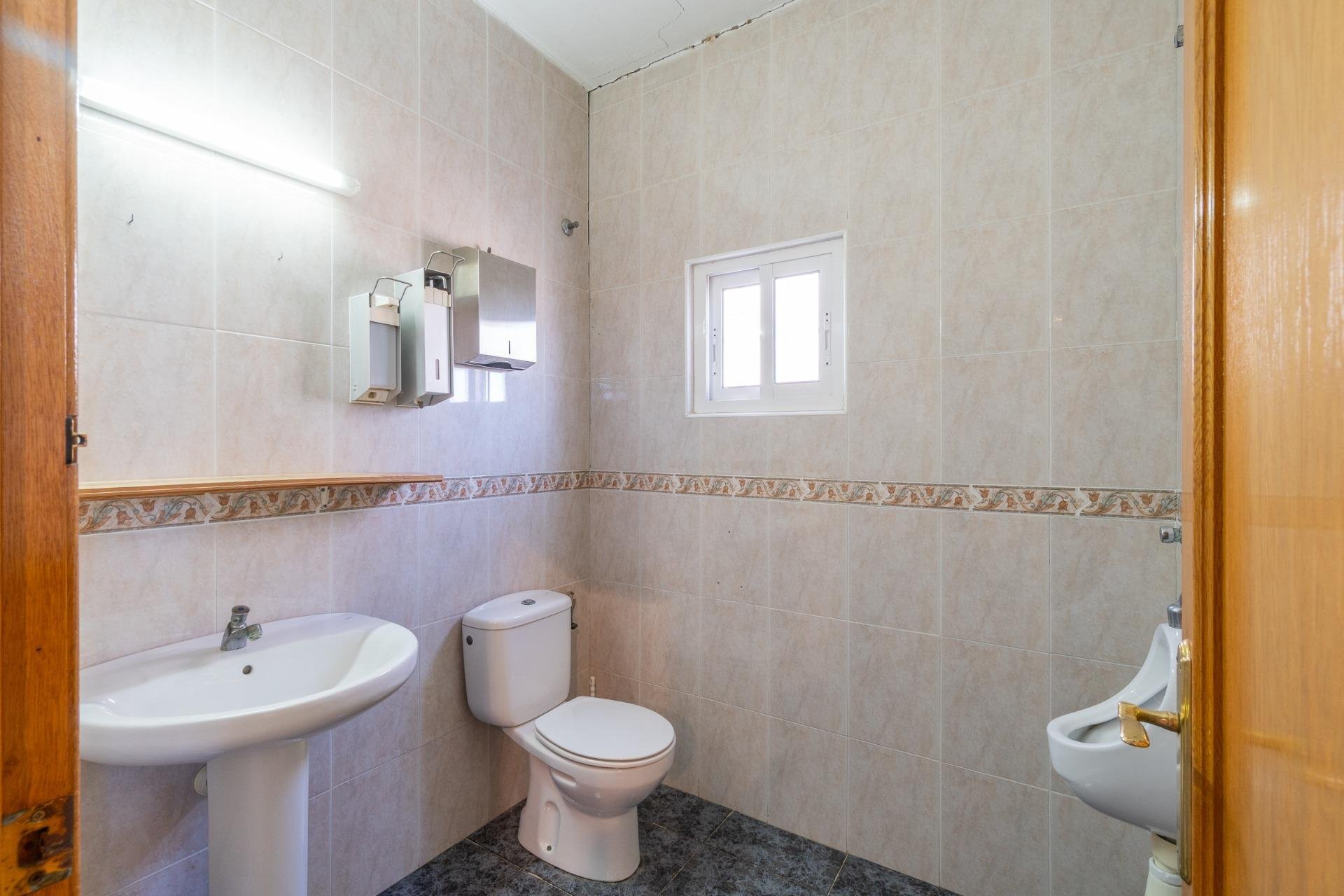 Långtidsuthyrning - Nave industrial -
Pilar de la Horadada - Polígono industrial Cañada de Práez