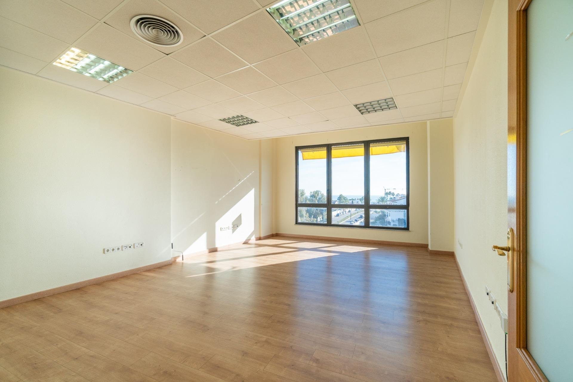 Long Term Rental - Commercial -
Orihuela Costa - Playa Flamenca