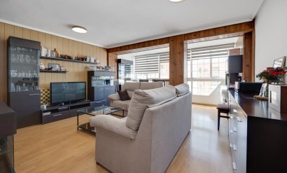 Mieszkanie w bloku - Odsprzedaż -
            Torrevieja - AM-01888