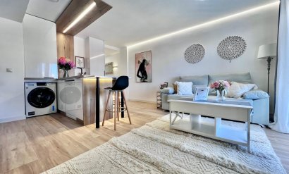 Mieszkanie w bloku - Odsprzedaż - Torrevieja -
                Punta Prima