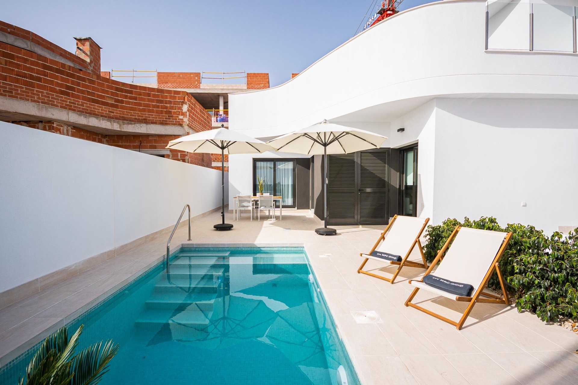 Neue Gebäude - Stadthaus -
Torrevieja - Lago jardin