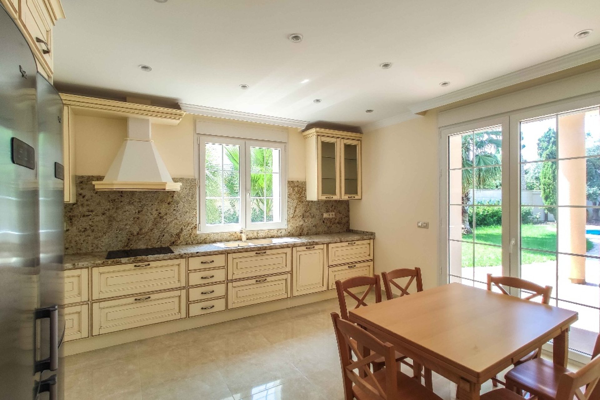 Nowy budynek - Villa -
Cabo Roig