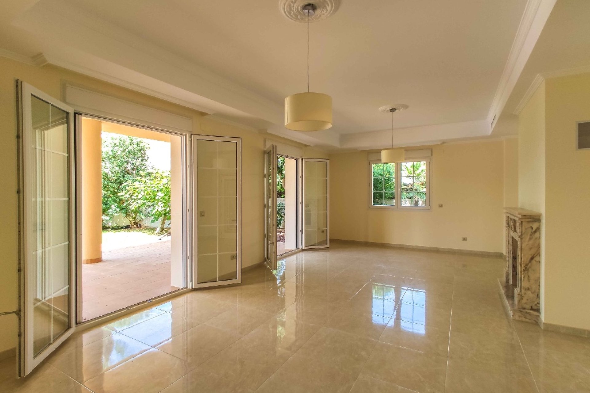 Nowy budynek - Villa -
Cabo Roig