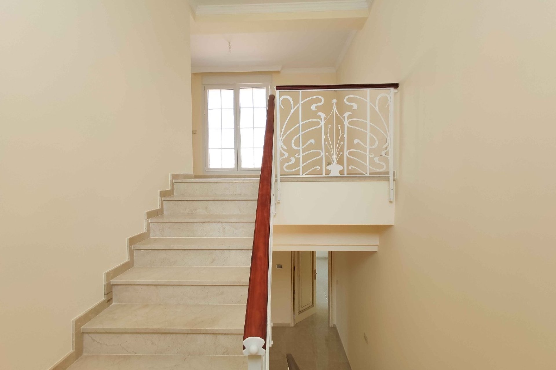 Nowy budynek - Villa -
Cabo Roig