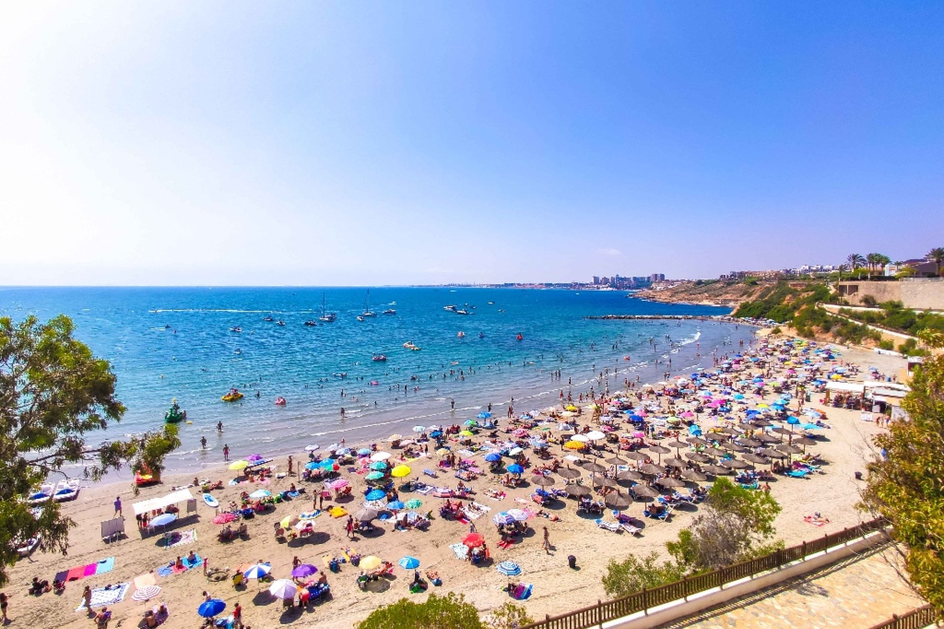 Nowy budynek - Villa -
Cabo Roig