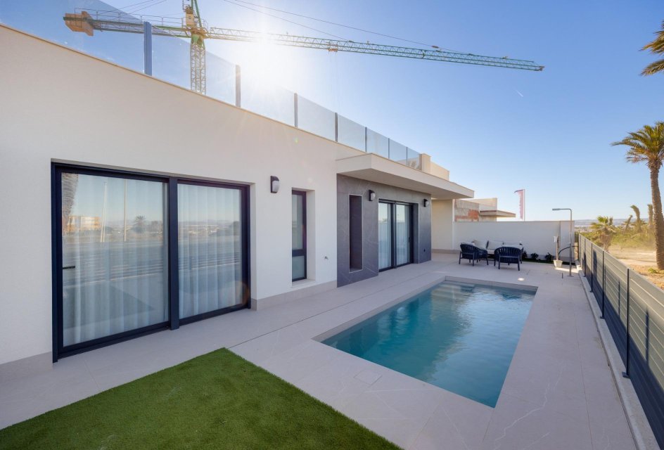 Nowy budynek - Villa -
Torrevieja - Parque Acuático - Sector 25