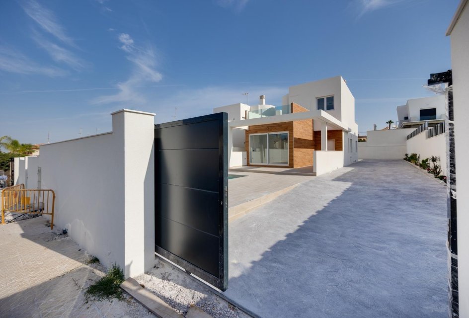 Obra nueva - Villa -
Torrevieja - Aguas Nuevas