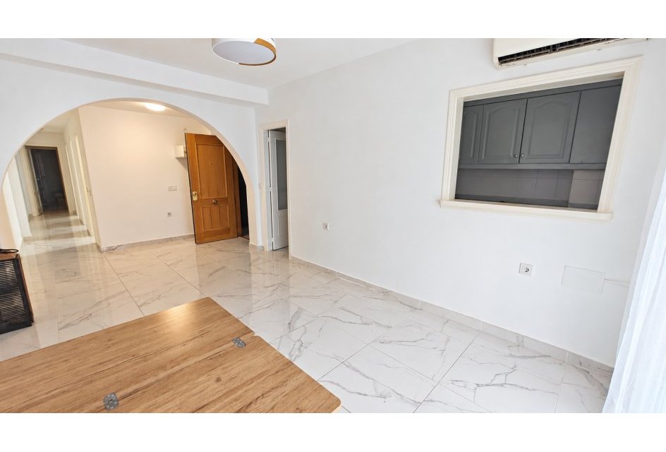 Odsprzedaż - Apartamento -
Torrevieja - Acequion