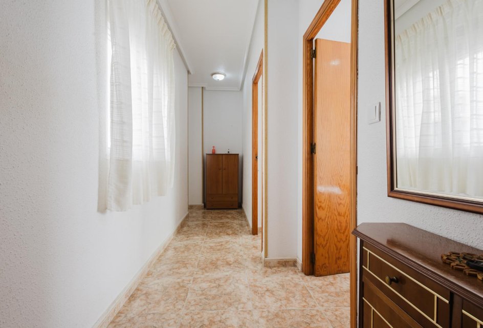 Odsprzedaż - Apartamento -
Torrevieja - Playa de los Naufragos