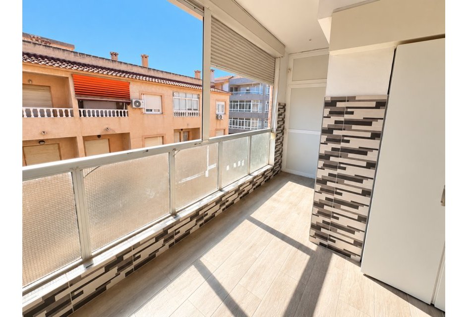 Odsprzedaż - Apartamento -
Torrevieja - Playa de los Naufragos