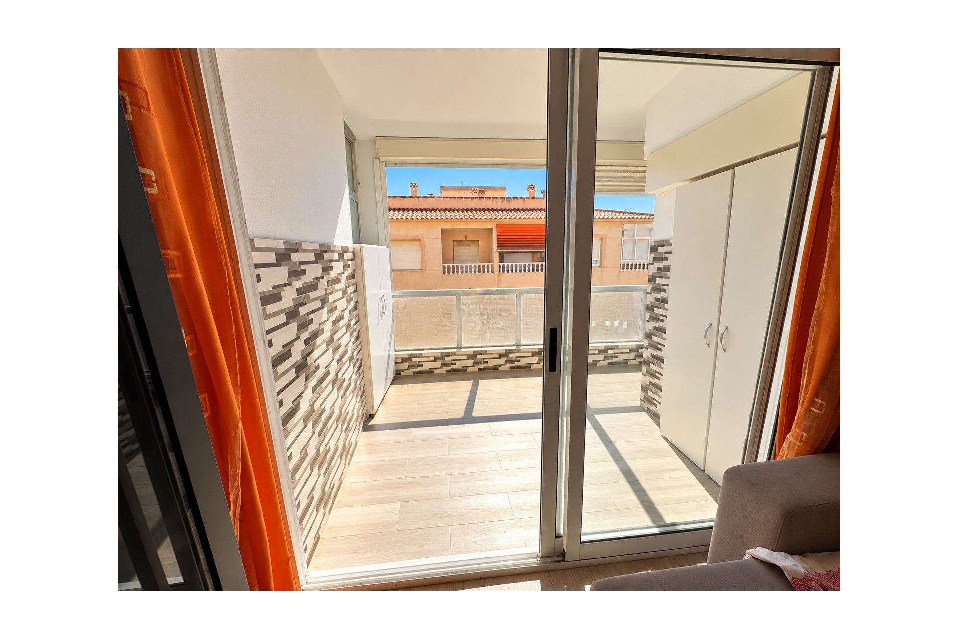 Odsprzedaż - Apartamento -
Torrevieja - Playa de los Naufragos