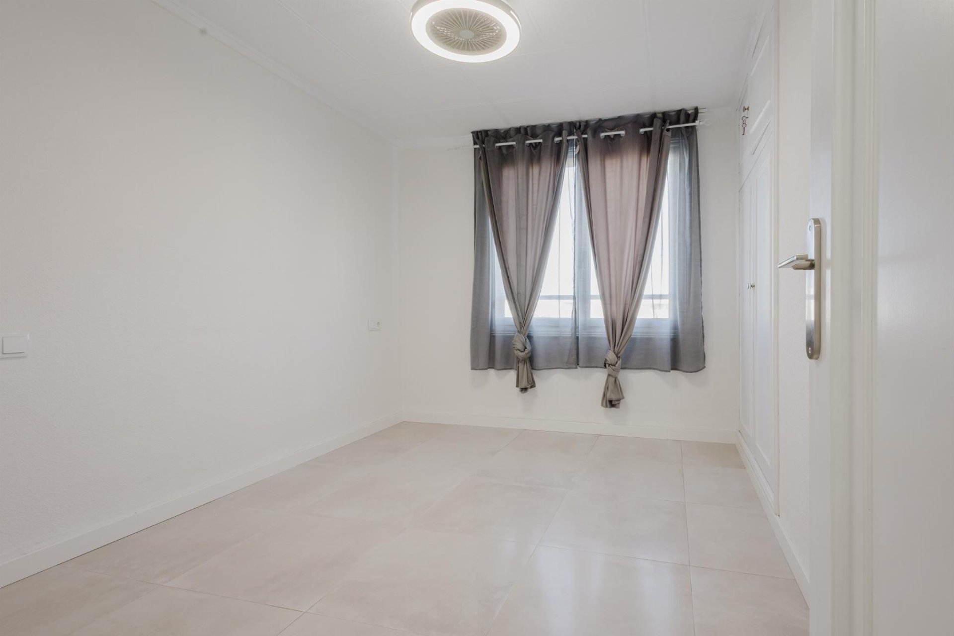 Odsprzedaż - Apartamento -
Torrevieja - Playa del Acequión