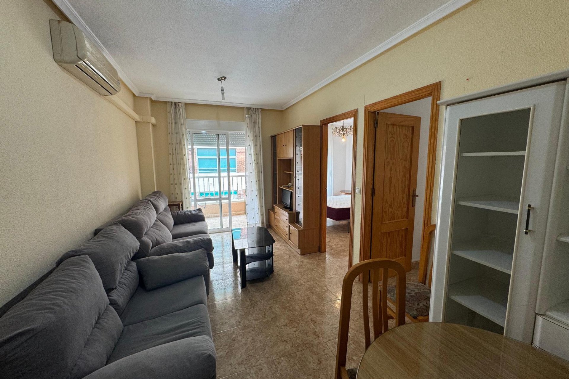 Odsprzedaż - Apartamento -
Torrevieja - Playa del Acequión