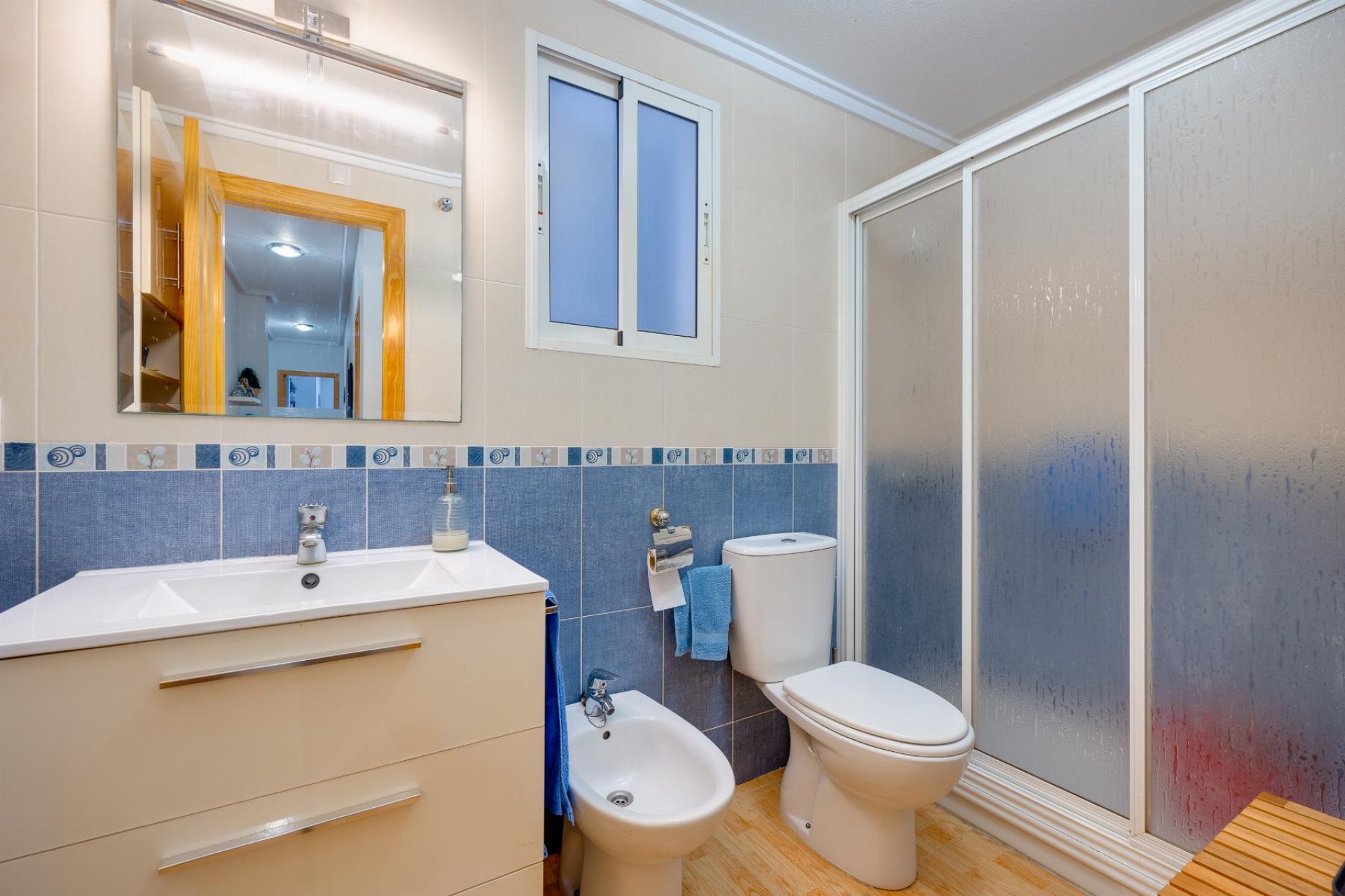 Odsprzedaż - Apartamento -
Torrevieja - Playa del Acequión