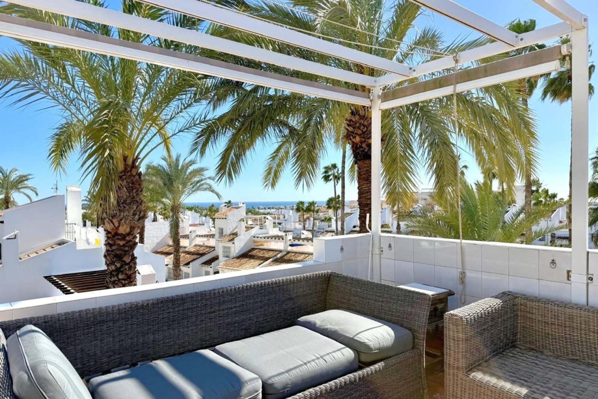 Odsprzedaż - Buhardilla -
Orihuela Costa - Villamartín