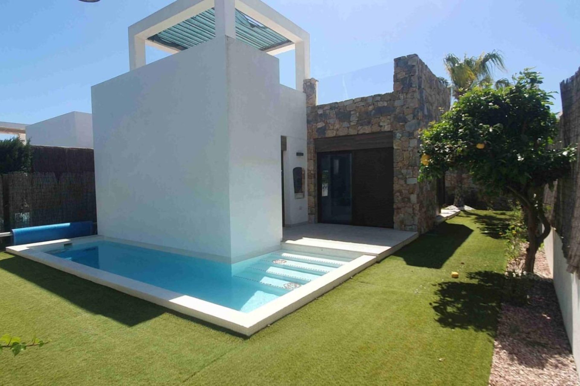 Odsprzedaż - Bungalow -
Orihuela Costa - Lomas de Cabo Roig