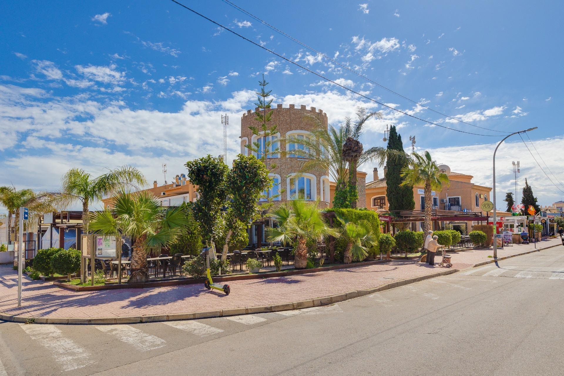 Odsprzedaż - Bungalow -
Orihuela Costa - Los Almendros-La Florida