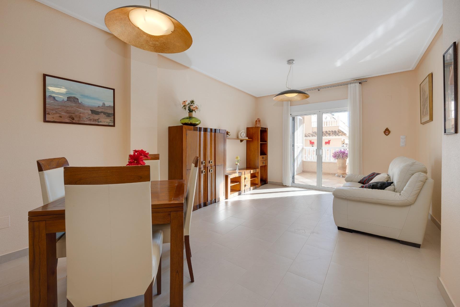 Odsprzedaż - Bungalow -
Orihuela Costa - Los Dolses