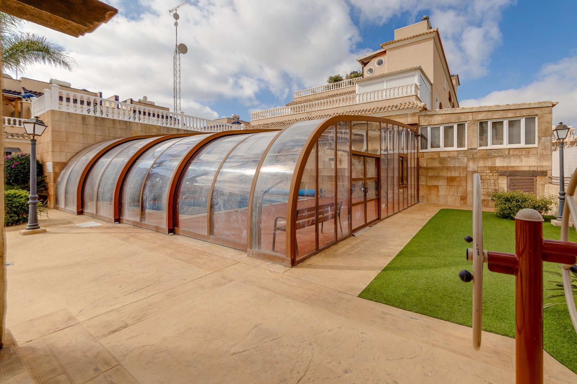 Odsprzedaż - Bungalow -
Orihuela Costa - Los Dolses