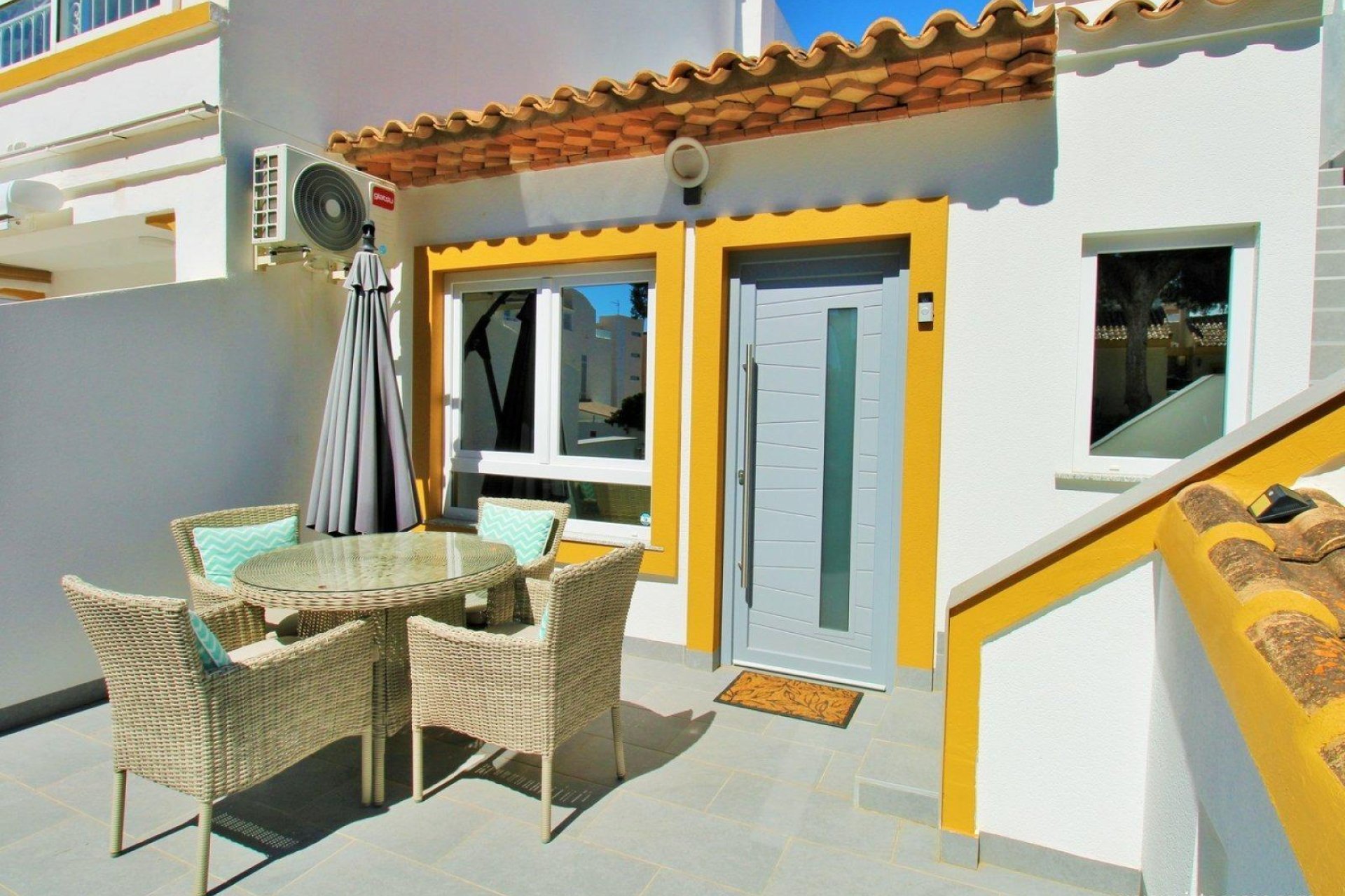 Odsprzedaż - Bungalow -
Orihuela Costa - Los Dolses