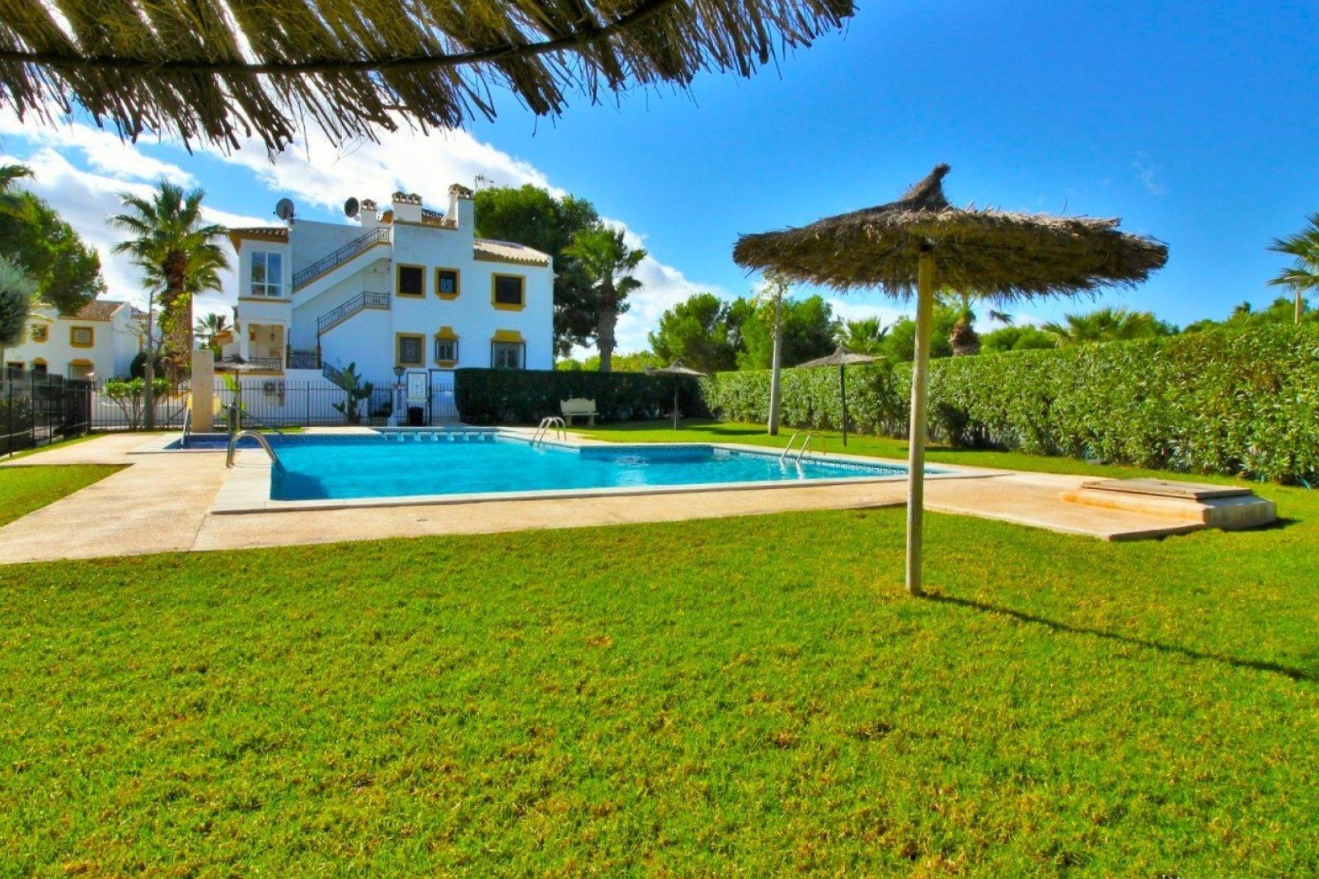 Odsprzedaż - Bungalow -
Orihuela Costa - Los Dolses