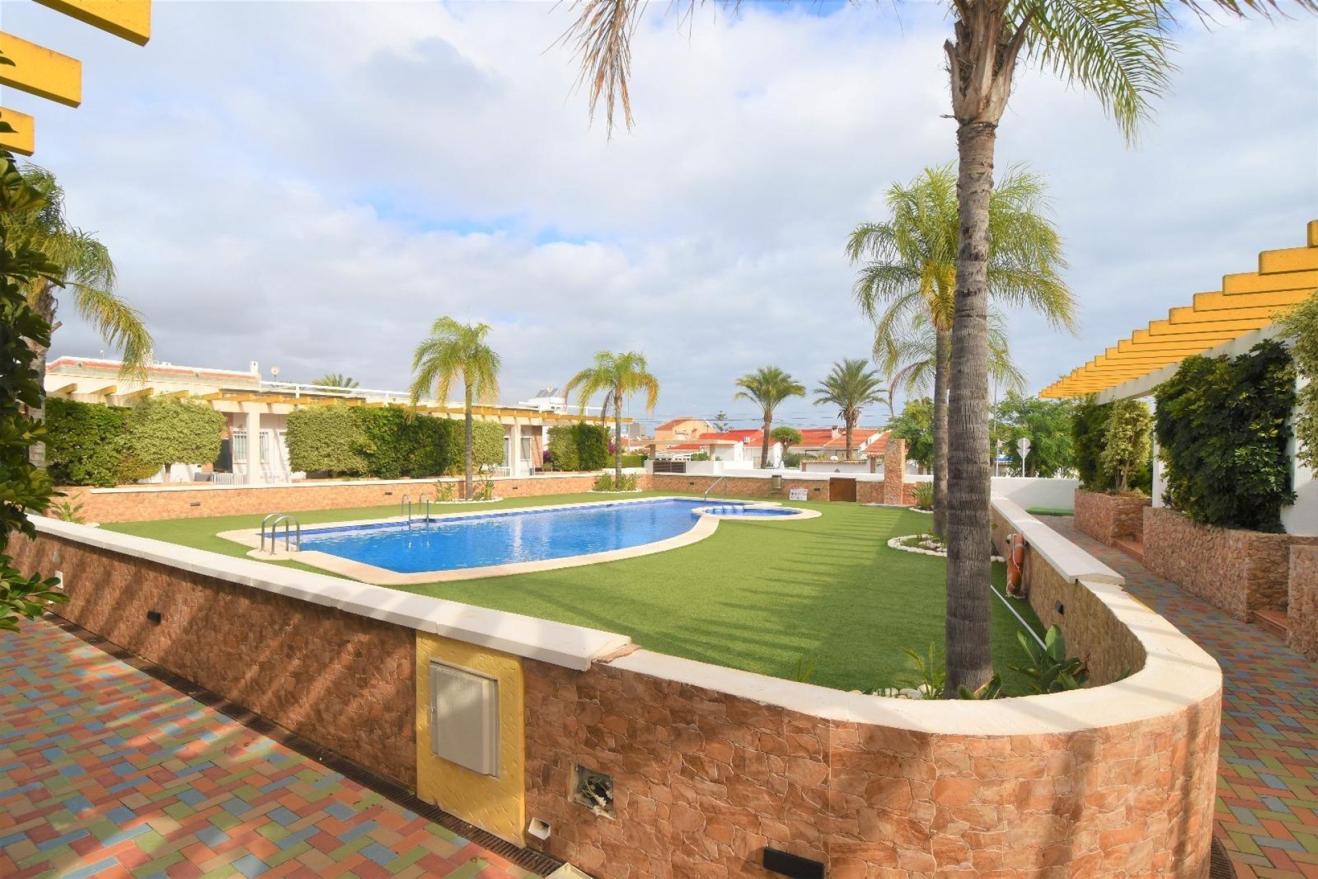 Odsprzedaż - Bungalow -
Pilar de la Horadada - Mil Palmeras