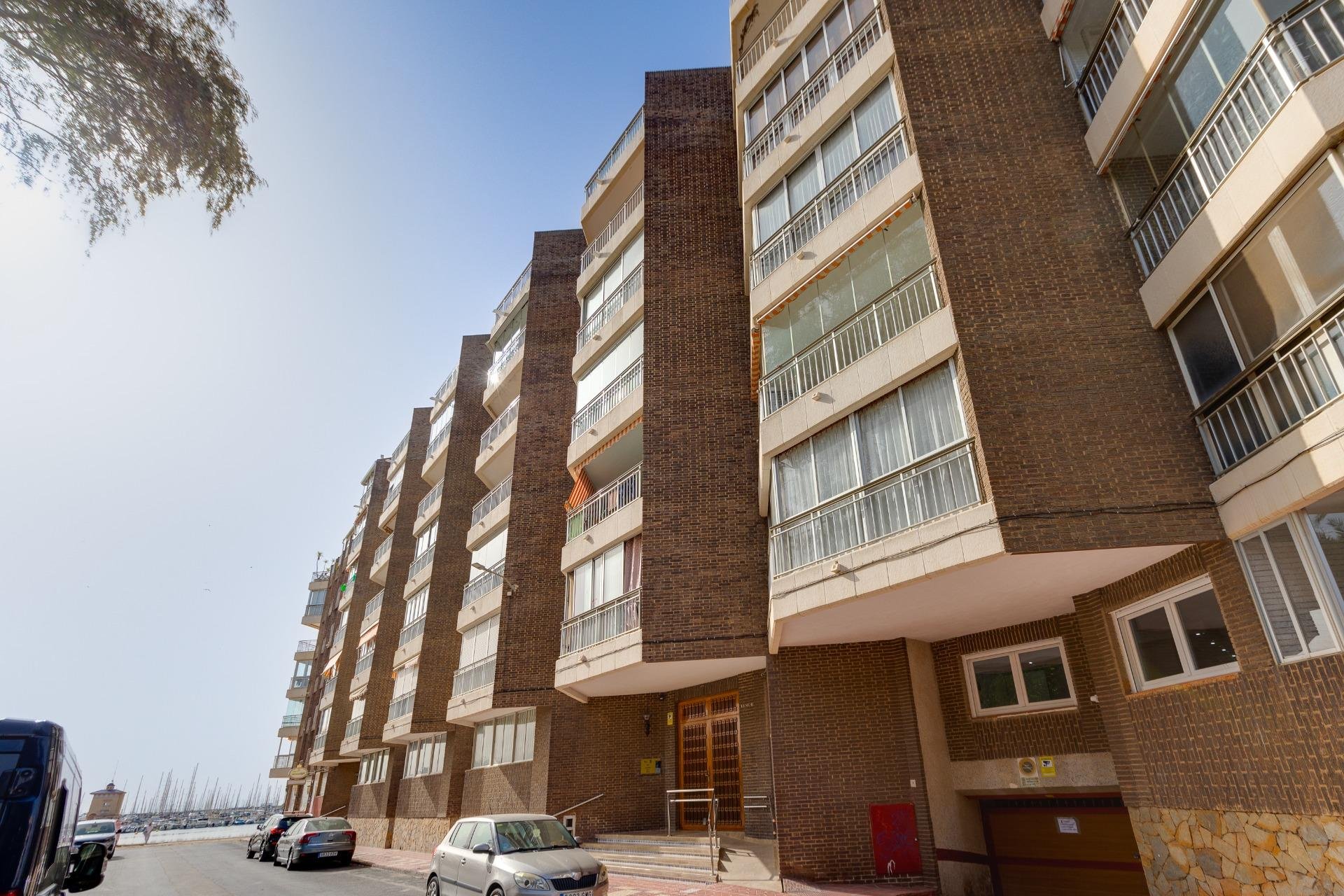 Odsprzedaż - Bungalow -
Torrevieja - Acequion