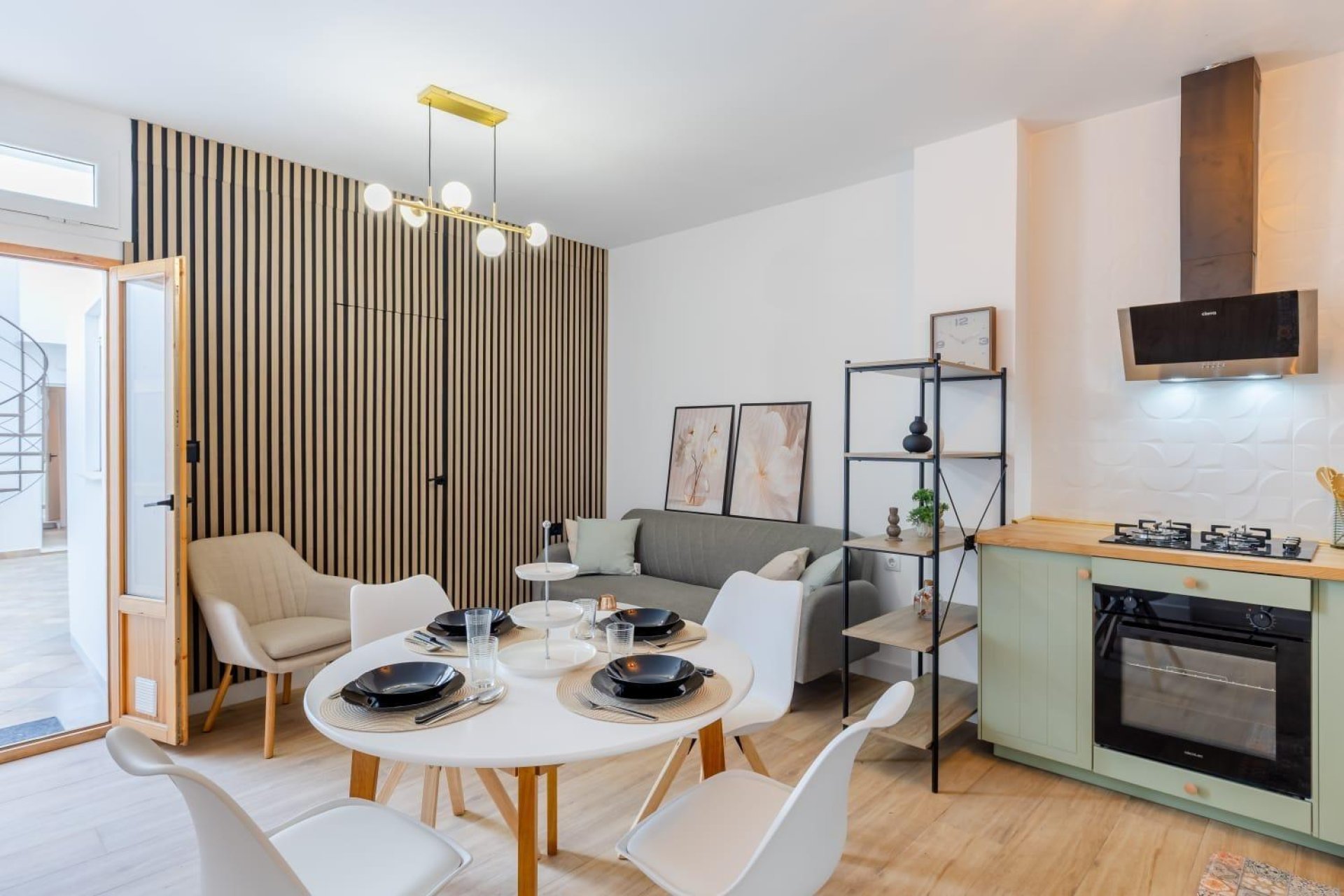 Odsprzedaż - Bungalow -
Torrevieja - Centro - Muelle Pesquero