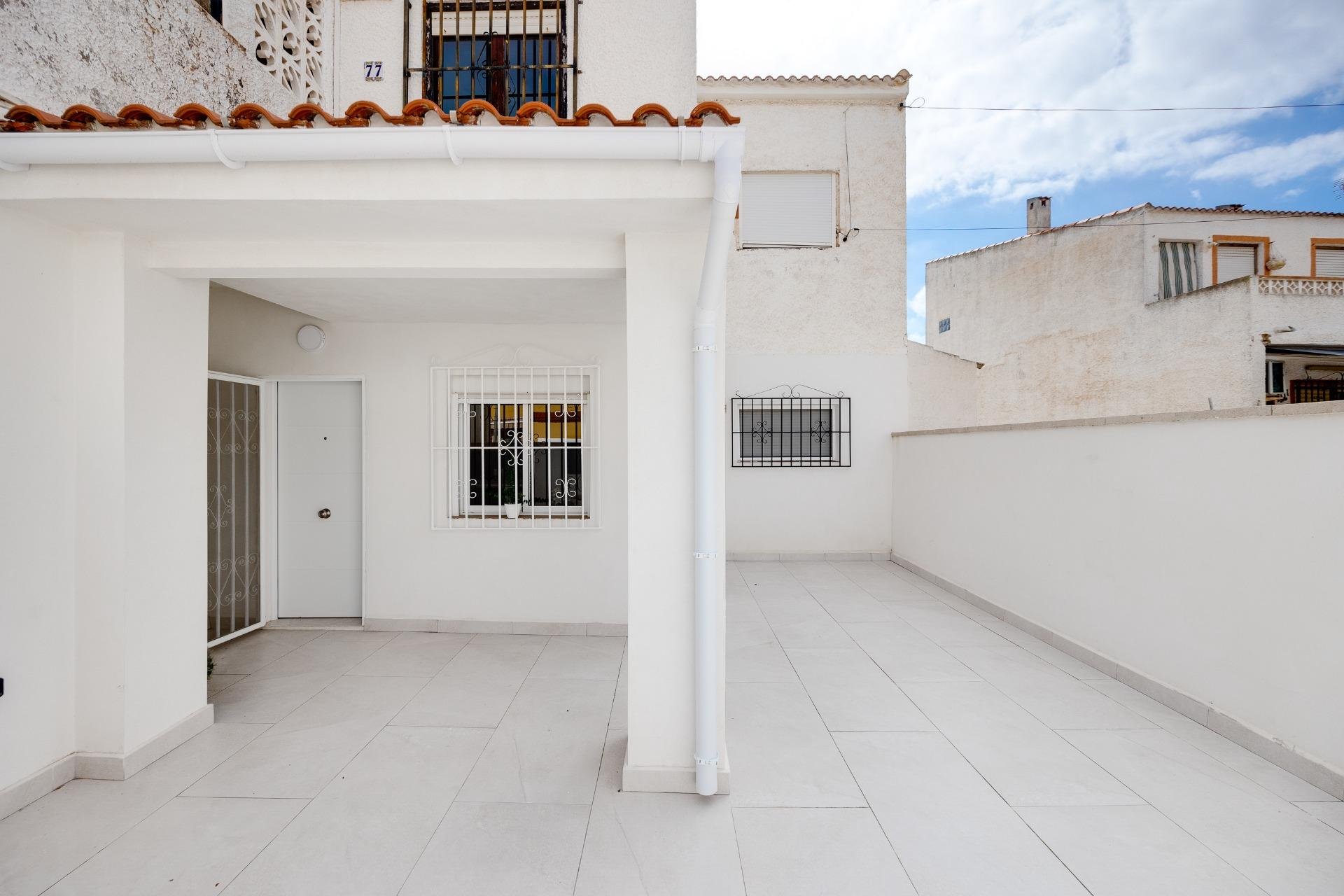 Odsprzedaż - Bungalow -
Torrevieja - La Siesta - El Salado - Torreta