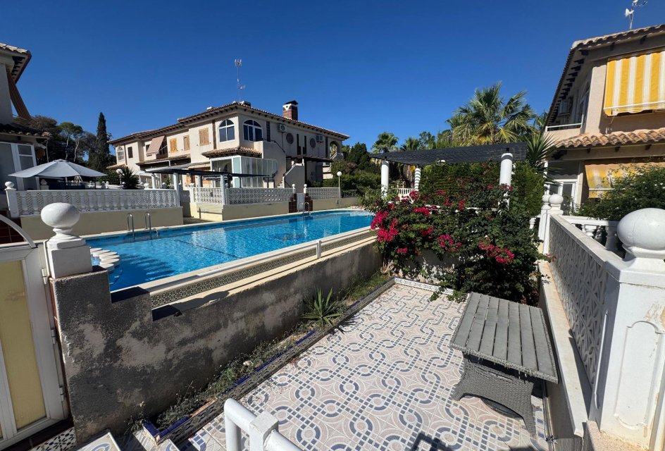 Odsprzedaż - Bungalow -
Torrevieja - Los Altos