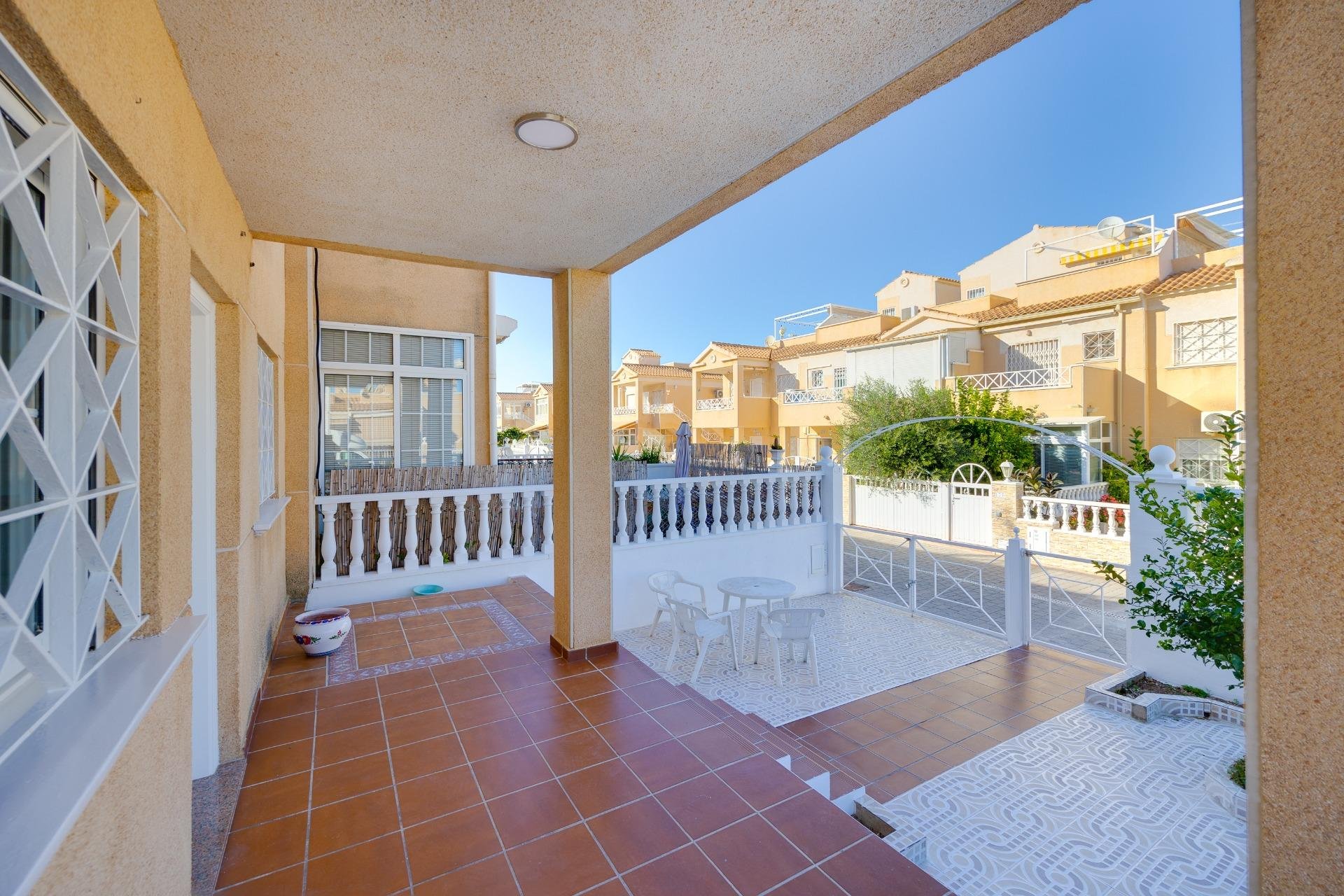 Odsprzedaż - Bungalow -
Torrevieja - Parque Acuático - Sector 25