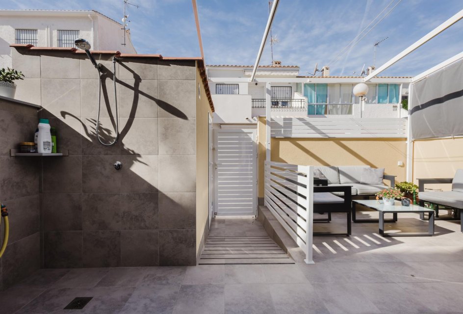 Odsprzedaż - Bungalow -
Torrevieja - Playa de los Naufragos