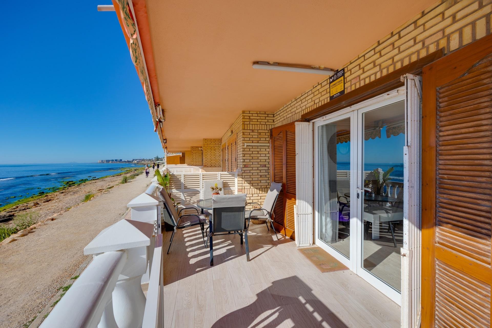 Odsprzedaż - Bungalow -
Torrevieja - Playa de los Naufragos