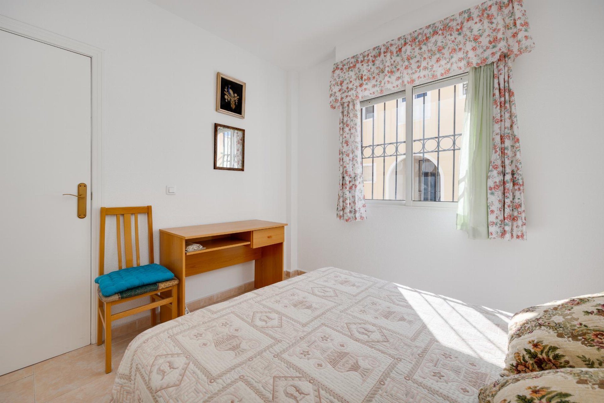 Odsprzedaż - Bungalow -
Torrevieja - Playa de los Naufragos