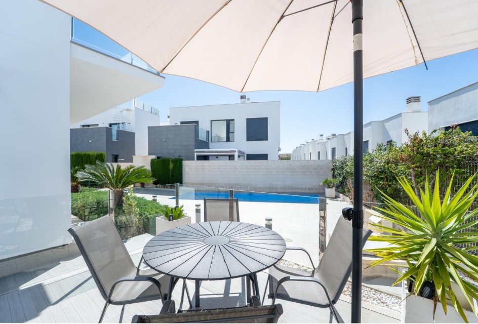 Odsprzedaż - Bungalow -
Torrevieja - Punta prima