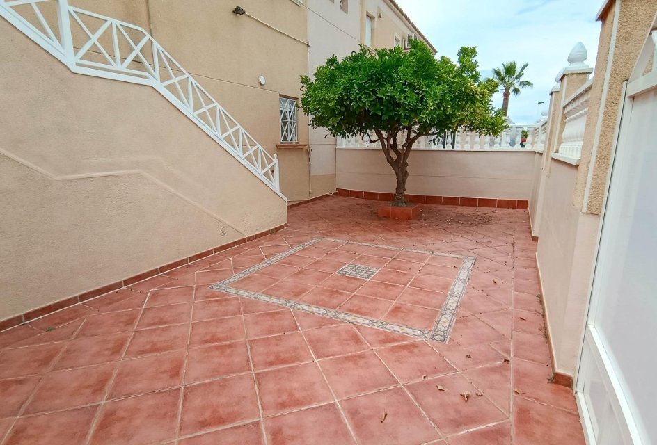 Odsprzedaż - Bungalow -
Torrevieja - Sector 25