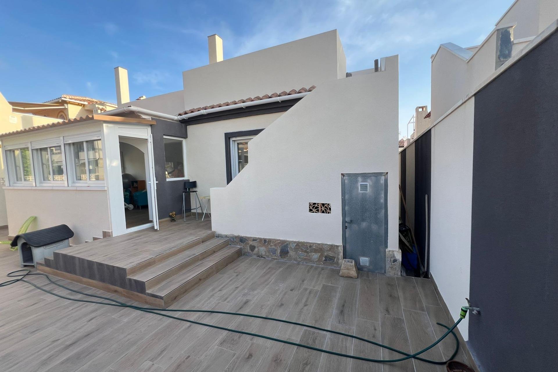 Odsprzedaż - Bungalow -
Torrevieja - Sector 25
