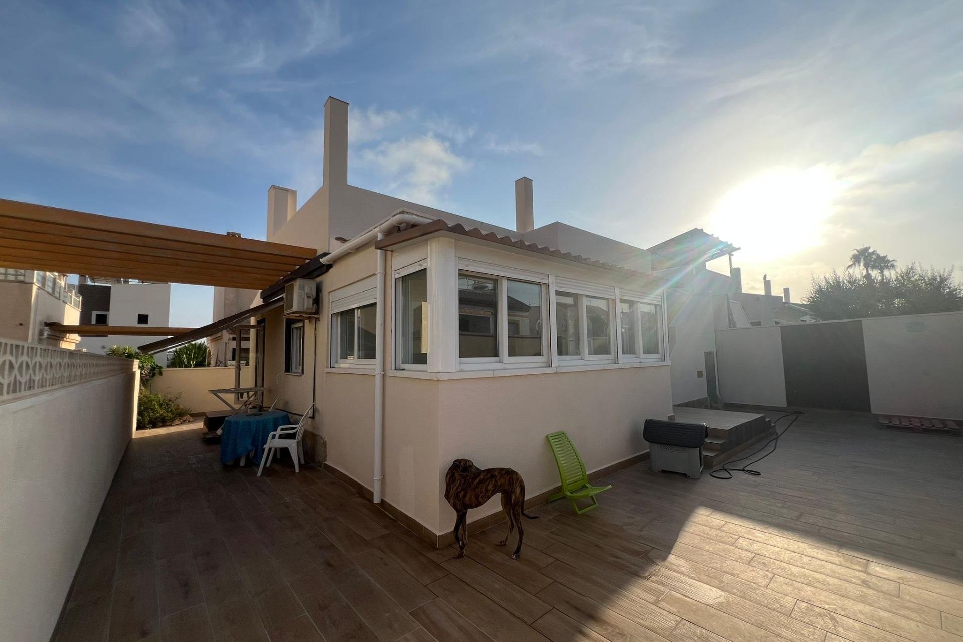 Odsprzedaż - Bungalow -
Torrevieja - Sector 25