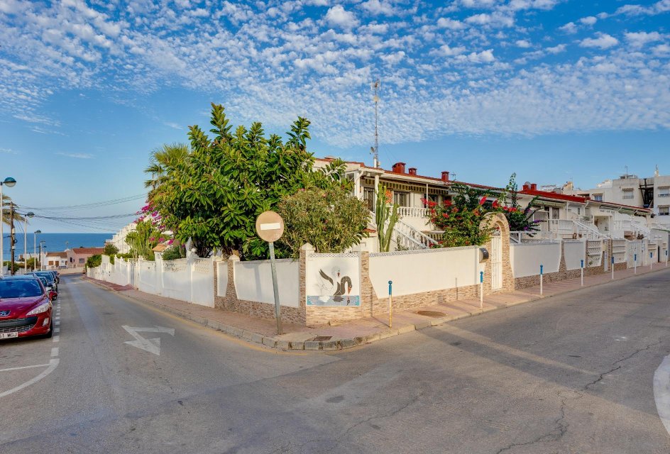 Odsprzedaż - Bungalow -
Torrevieja - Torre la mata