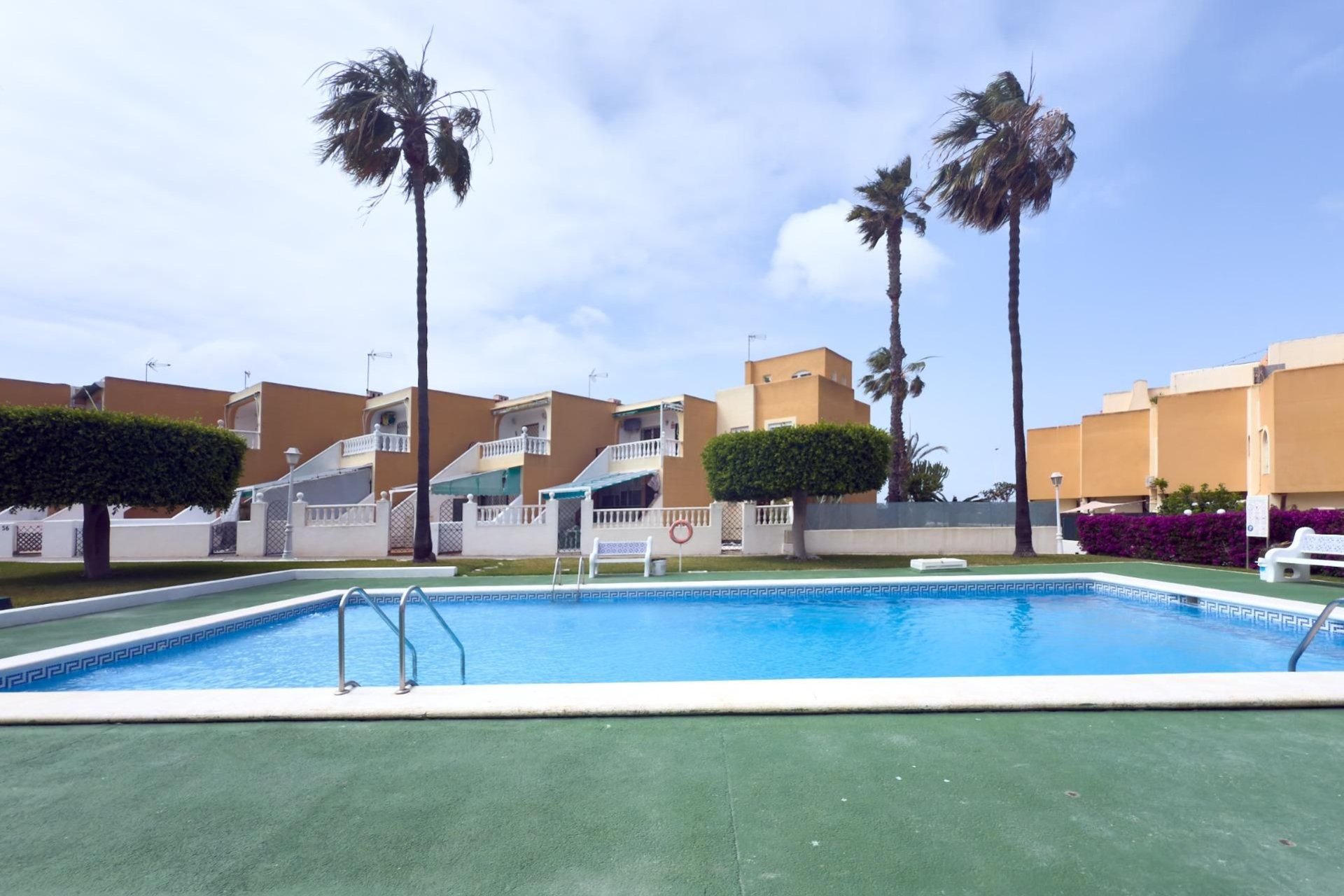 Odsprzedaż - Bungalow -
Torrevieja - Torreblanca