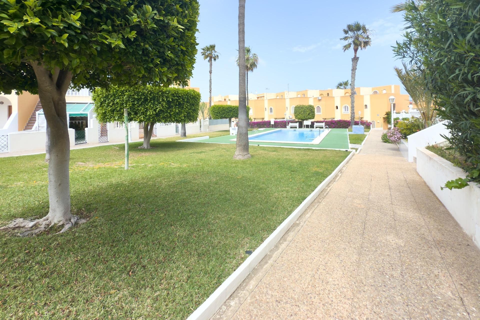 Odsprzedaż - Bungalow -
Torrevieja - Torreblanca