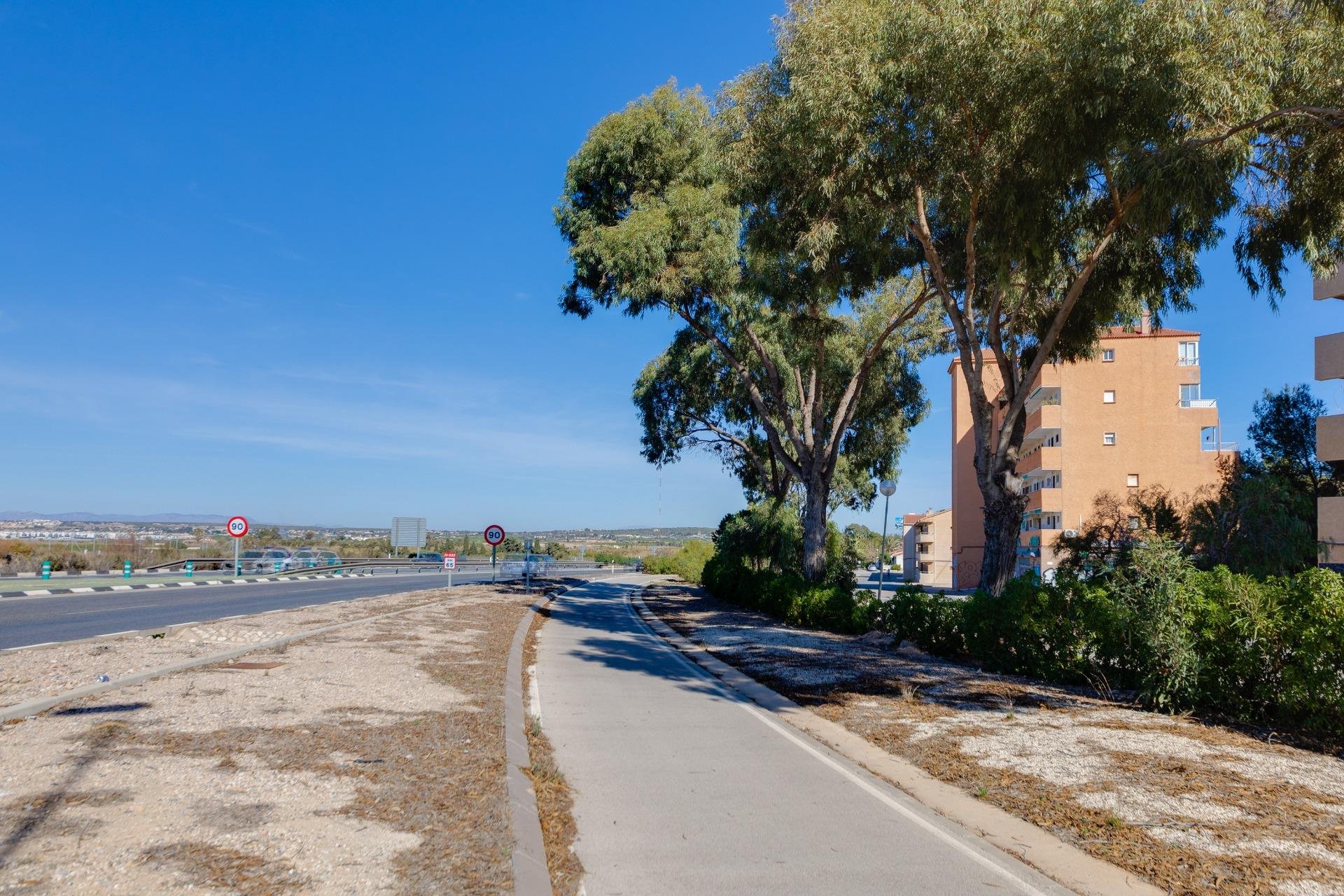 Odsprzedaż - Daszek -
Guardamar del Segura - Urbanizaciones