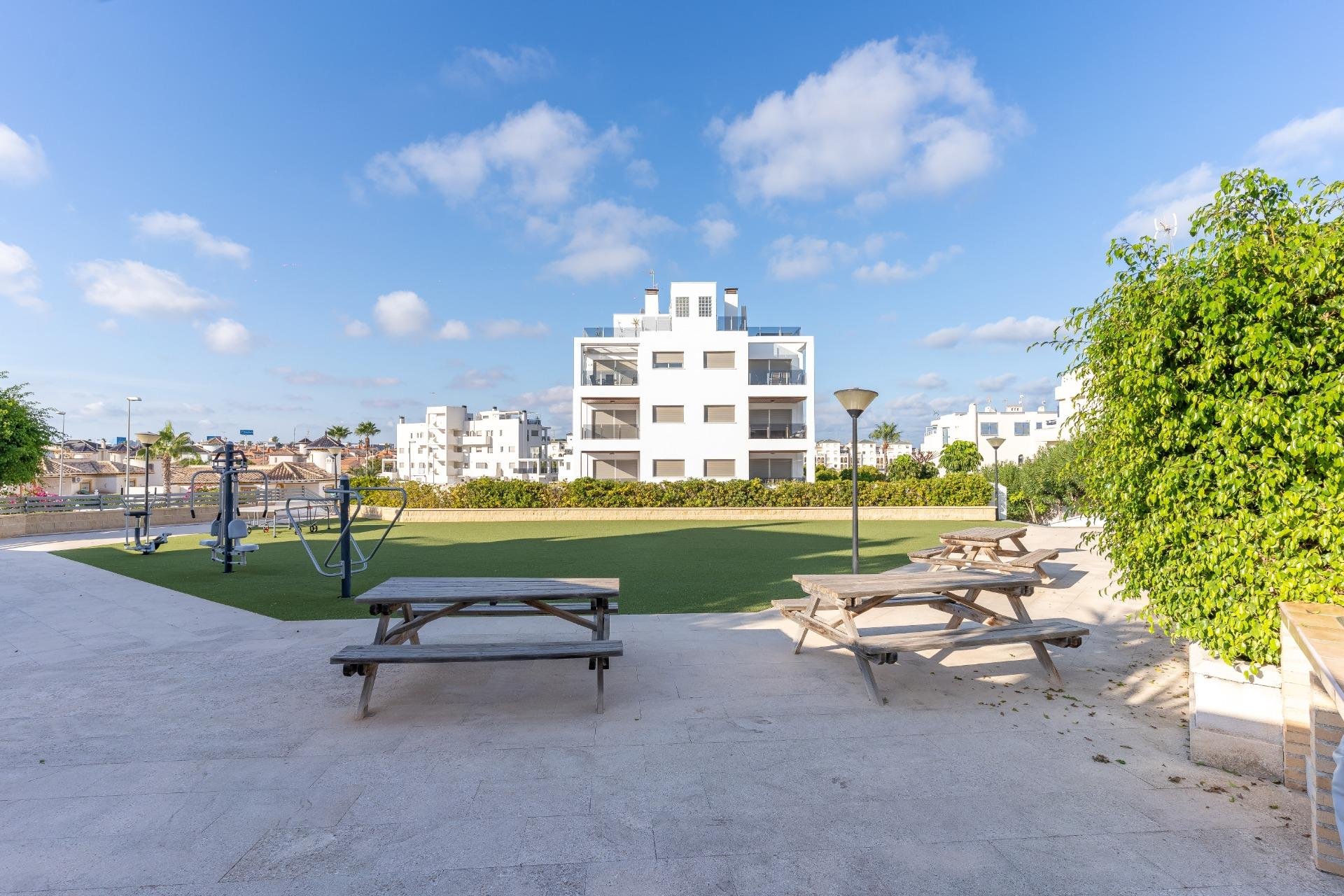 Odsprzedaż - Daszek -
Orihuela Costa - La Zenia