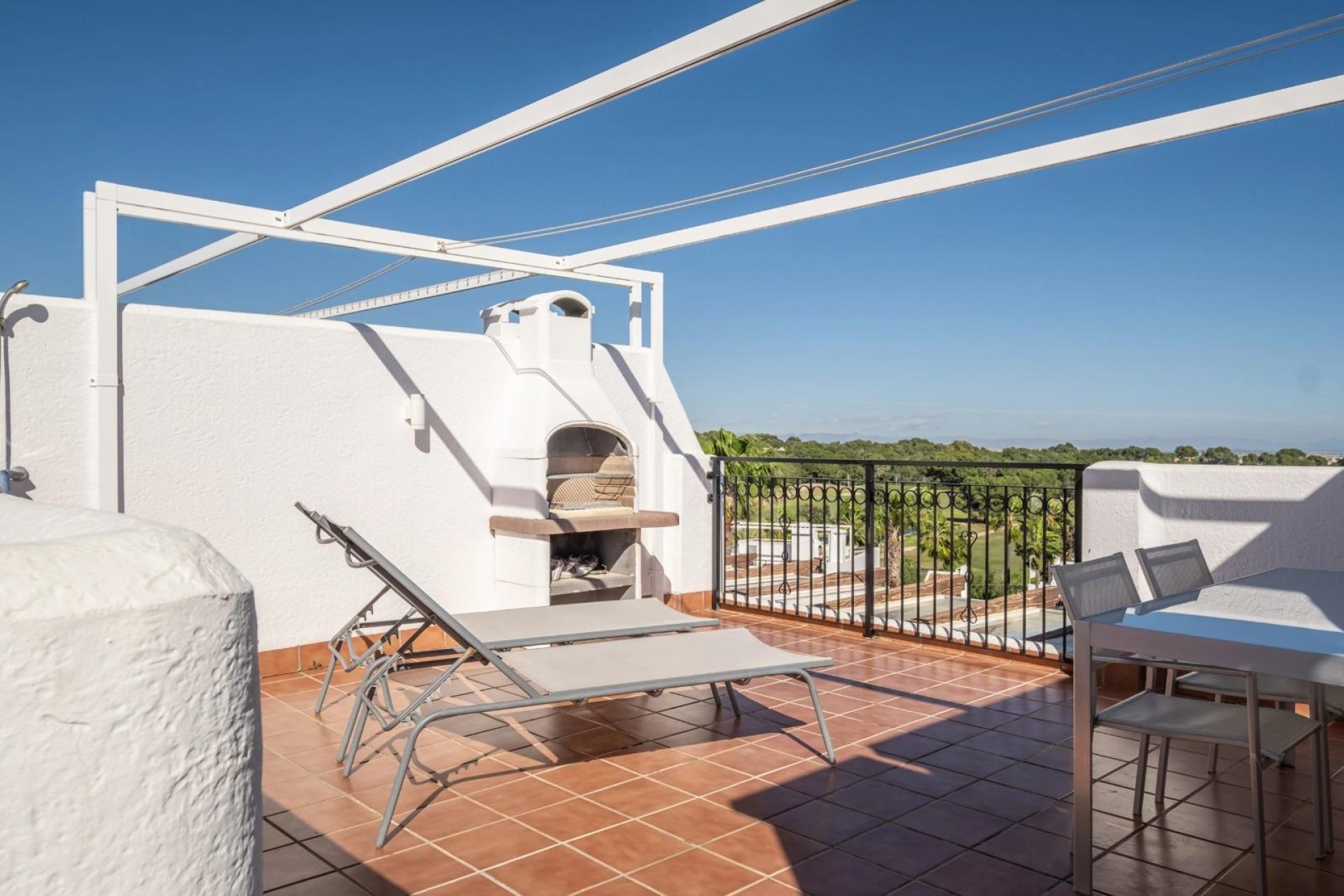 Odsprzedaż - Daszek -
Orihuela Costa - Villamartín-Las Filipinas