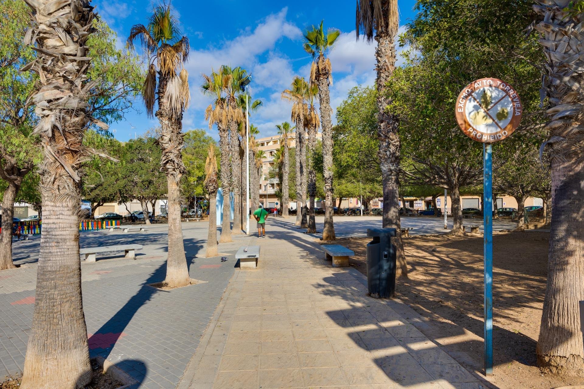 Odsprzedaż - Daszek -
Torrevieja - Calas blanca