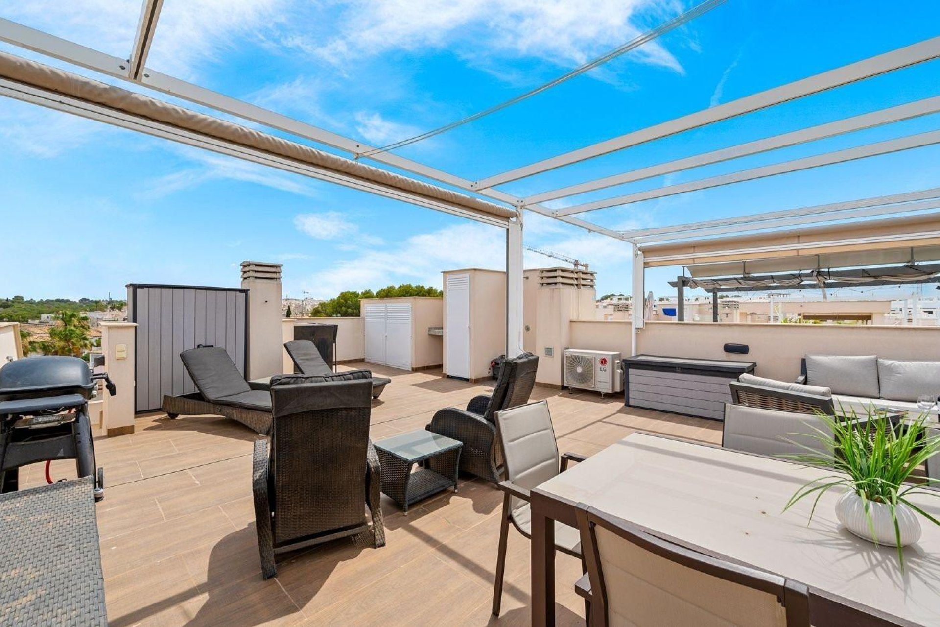 Odsprzedaż - Daszek -
Torrevieja - Los balcones
