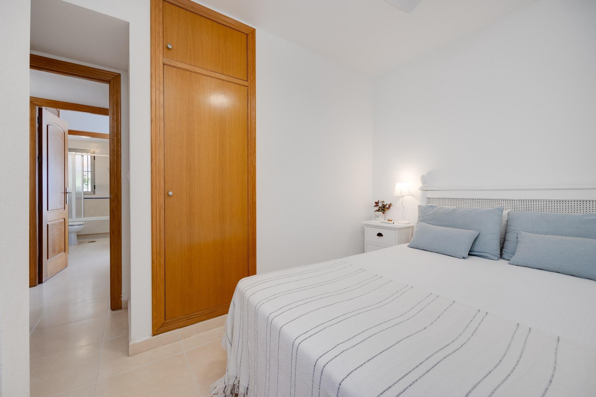 Odsprzedaż - Daszek -
Torrevieja - Playa de los Locos