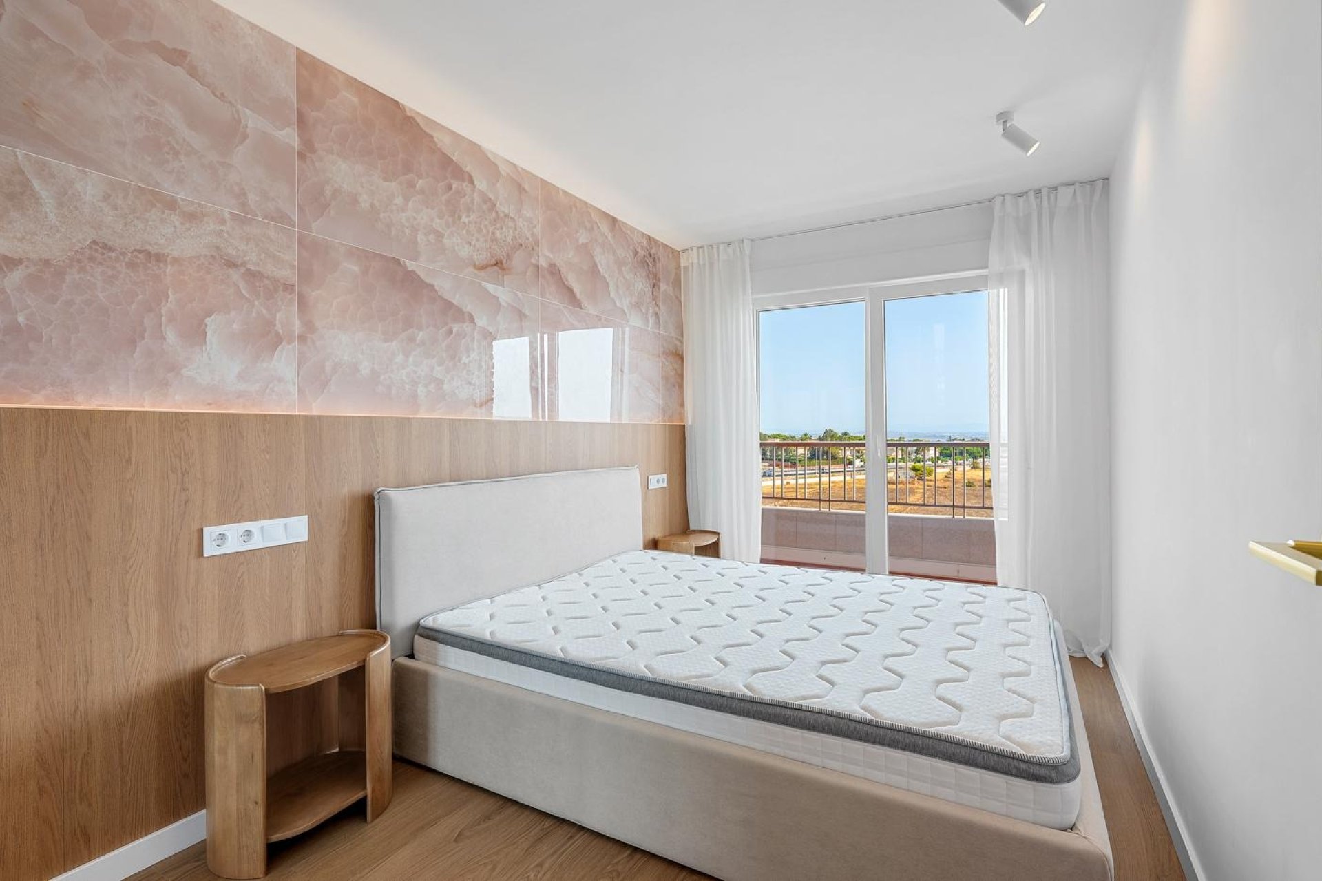 Odsprzedaż - Daszek -
Torrevieja - Punta Prima