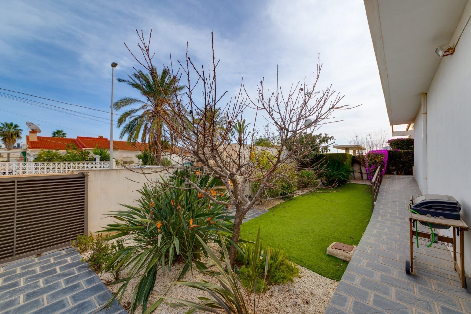 Odsprzedaż - Kamienica -
Orihuela Costa - Campoamor